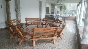 Sala de recreación con mesa de ping pong